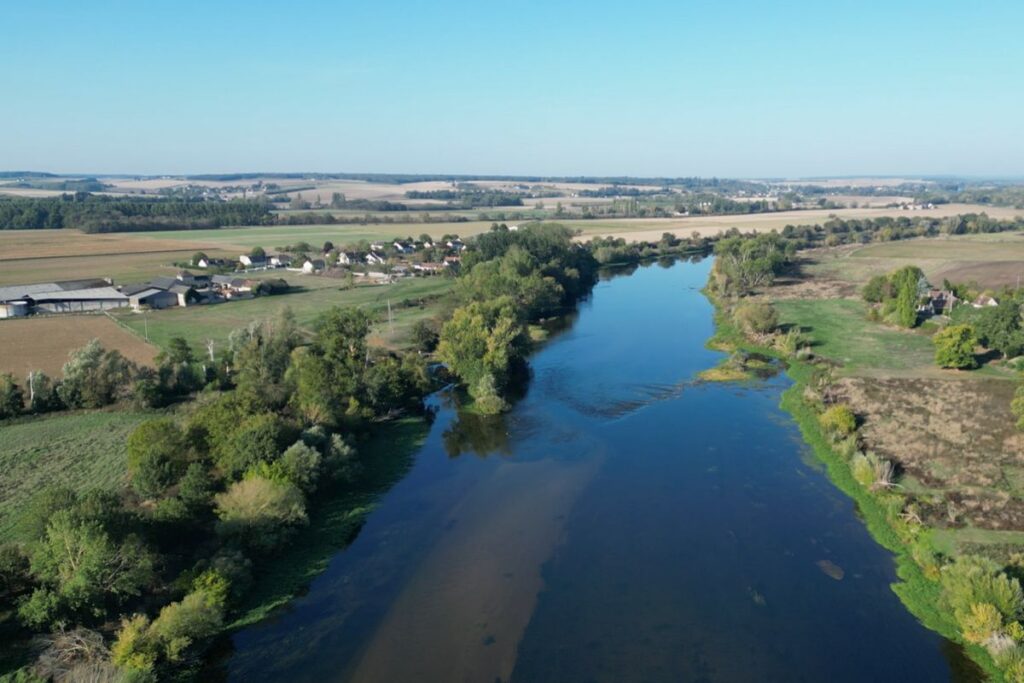 Vue aérienne de la Vienne à Parçay-sur-Vienne